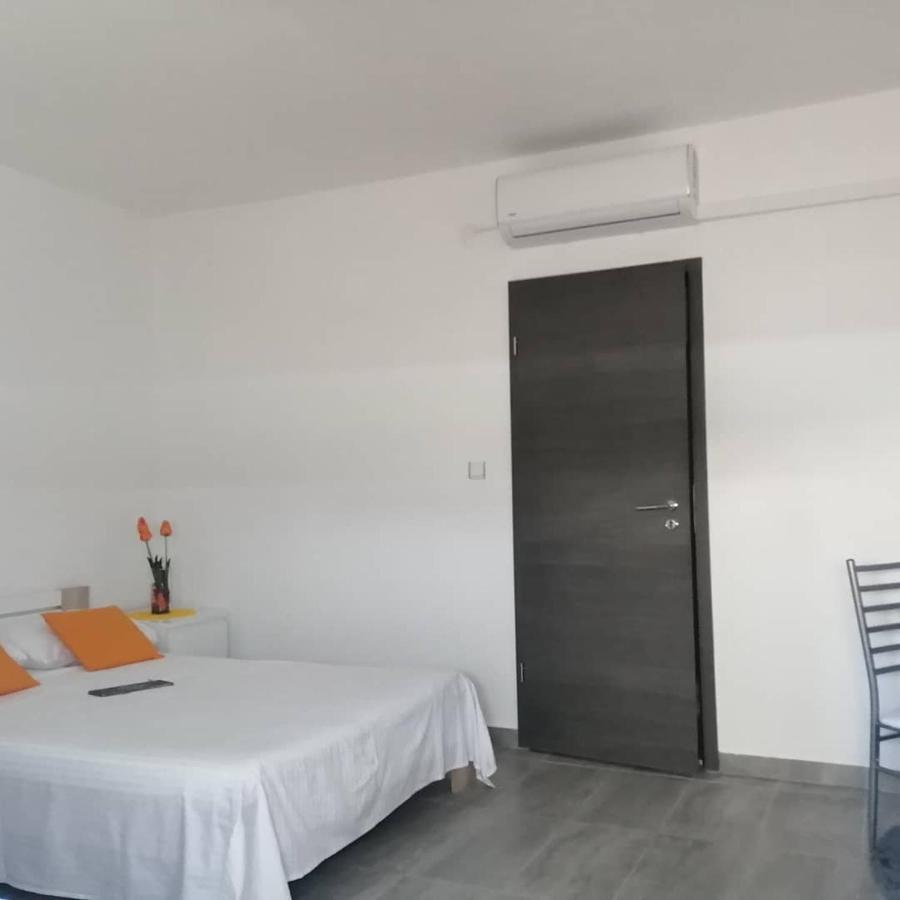 Apartmani Pablo Pag Town Eksteriør bilde