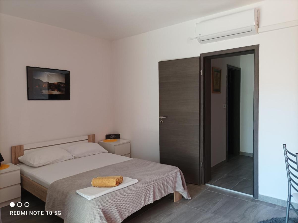 Apartmani Pablo Pag Town Eksteriør bilde
