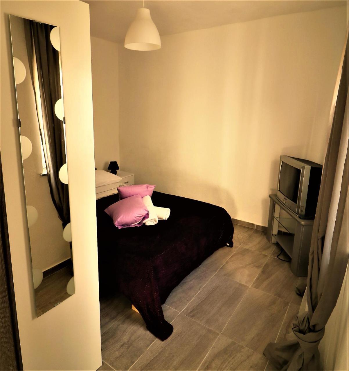 Apartmani Pablo Pag Town Eksteriør bilde