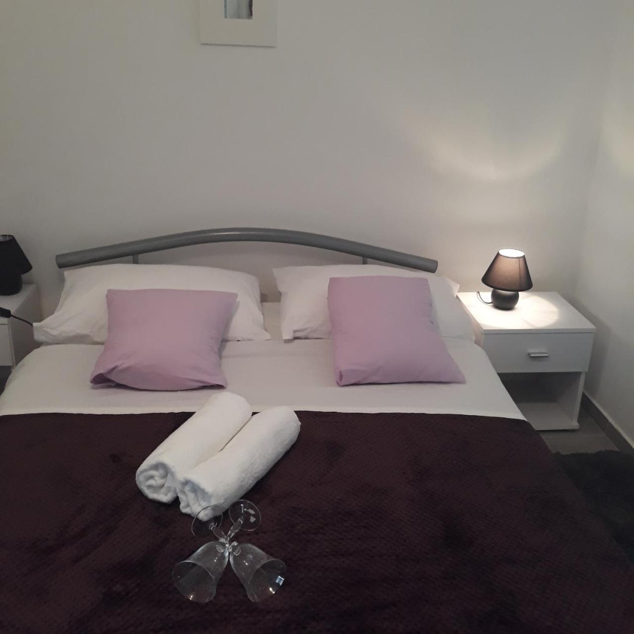Apartmani Pablo Pag Town Eksteriør bilde